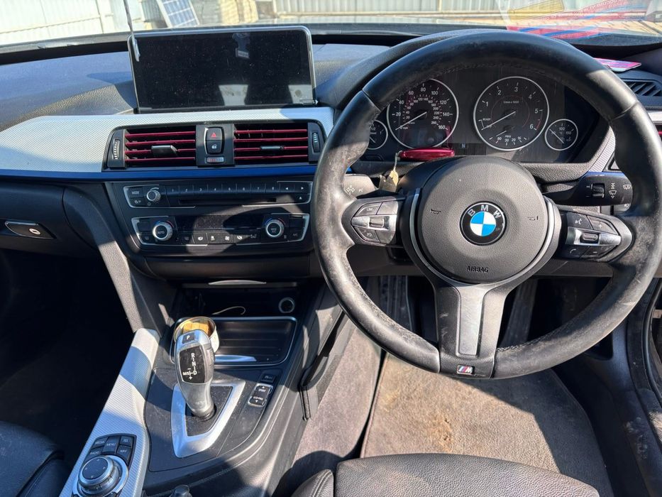 Dezmembrez BMW 318d 320d GT F34 M-Pack,Navi,Automat,Recaro piele incalzit ,volan M,plafon M,jante M Culoare Black-Sapphire METALLIC (475)