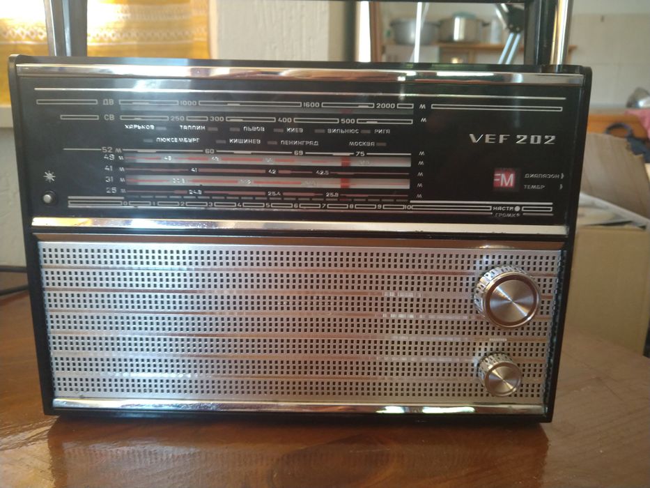 Радио VEF 202 с добавен УКВ/FM обхват