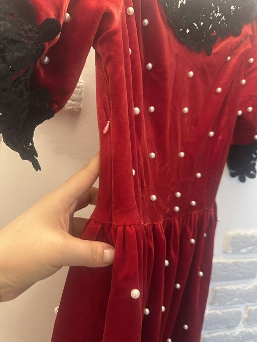 Продам шикарное велюровое платье в пол