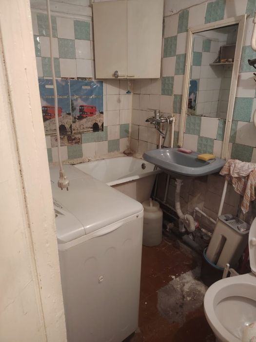 Продам 2хком квартиру район Янтаря.