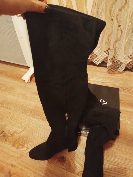 НОВИ черни велурени ботуши N 38