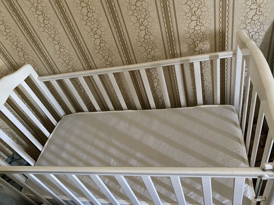 Продам детский манеж 35000 тг