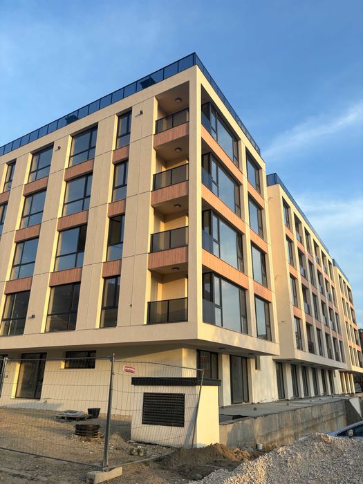 Продава се Тристаен апартамент в Карлово - 92 кв.м за 666 €/кв.м - Снимка #20