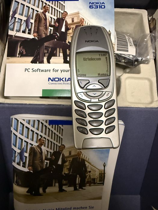 Nokia 6310 i.  Nokia