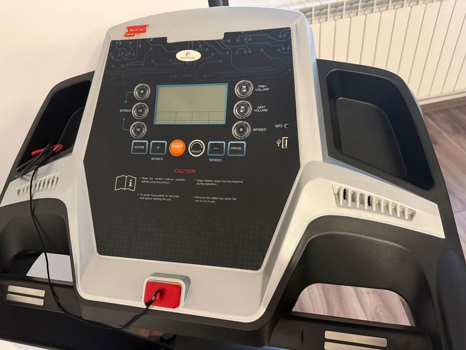 Bandă de alergare electrică FitTronic D100 – pliabilă