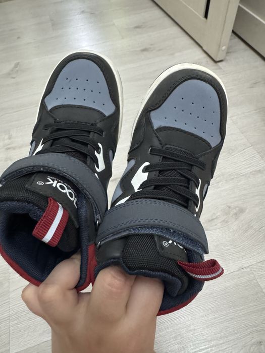 Продам детскую обувь 27р.