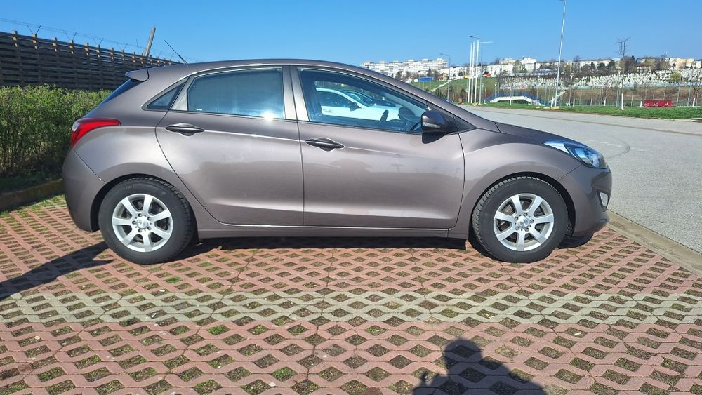 Hyundai  i30 1.6 benzina Manuala 02.11.2012