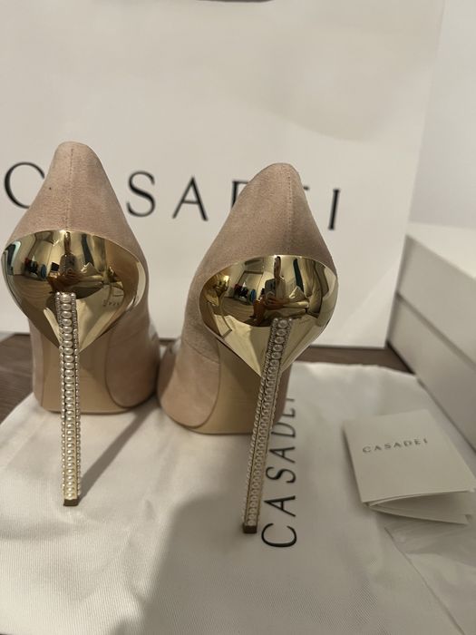 Vand pantofi Casadei