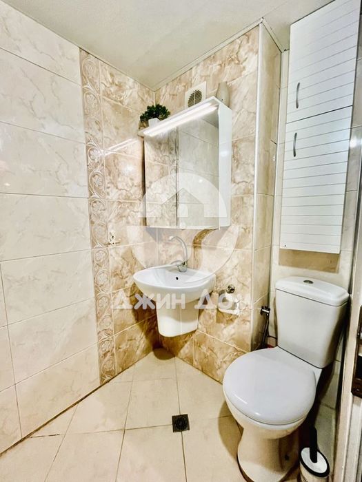 Продава се Двустаен апартамент в Бургас, Център - 45 кв.м за 2976 €/кв.м - Снимка #5