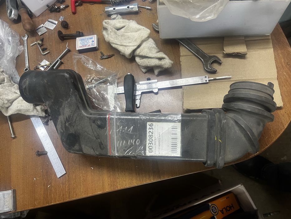 Патрубок впуской мерседес м111