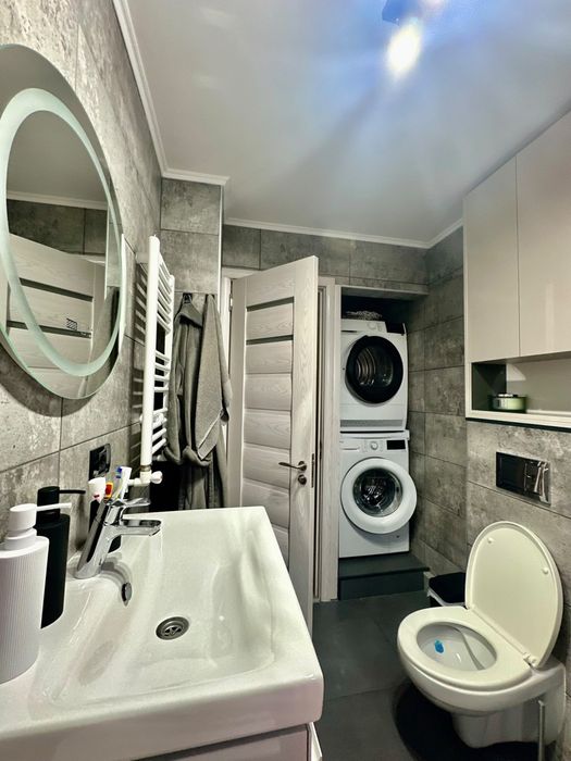 Apartament de vanzare 3 camere , decomandat -direct proprietar