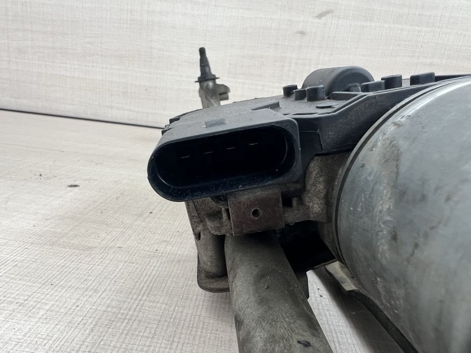 Лостов механизъм с моторче за чистачки VW Golf 6