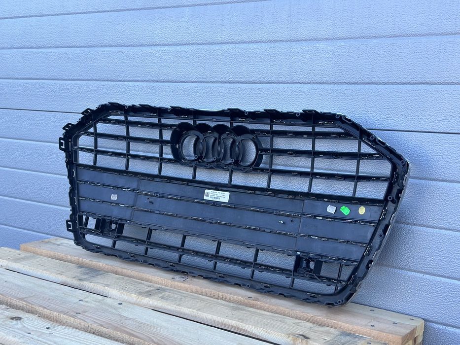 Решетка AUDI A6 C8 S Line 4K0853651B