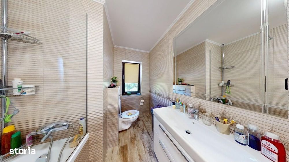 Casă individuală de vânzare în Poplaca – complet mobilată și utilată,