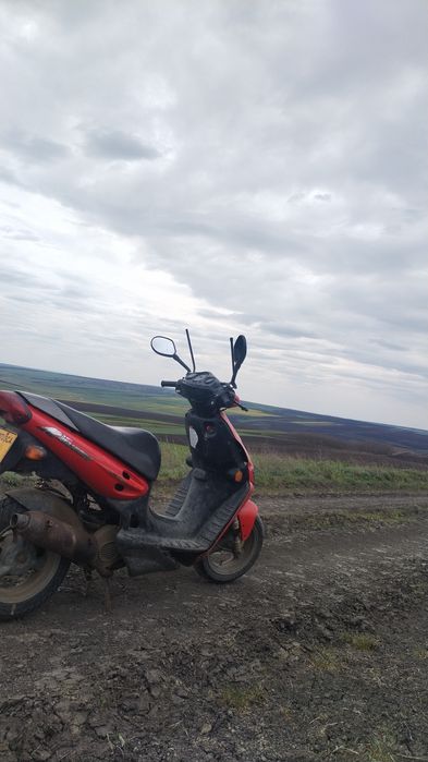 Vând scuter Suzuki katana 2 t 49cc
