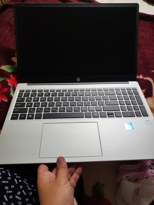 Noutbuk sotiladi HP yangı holatdagi