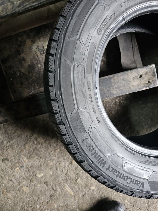 2 anvelope iarna 215 65 15C Continental