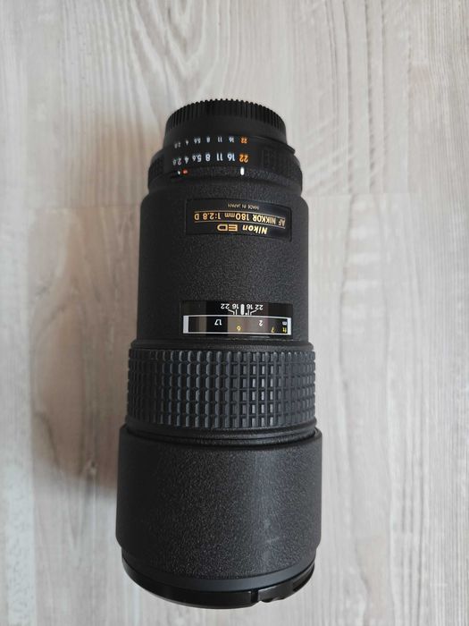 Nikon Nikkor 180mm f/2.8 ED