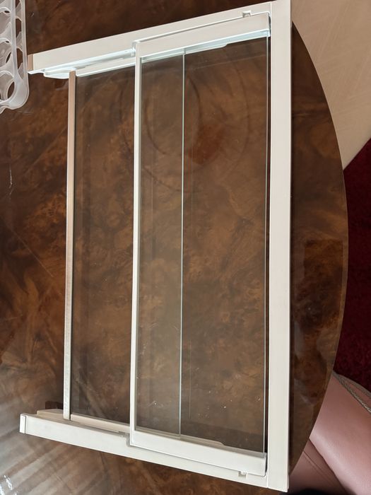 Rafturi si sertare combina frigorifica LG GBB72MCEFN