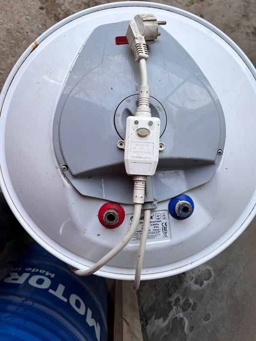 Водонагреватель (аристон)