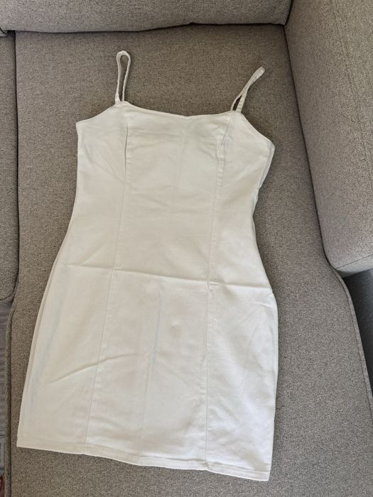 Бяла дънкова рокля от H&M