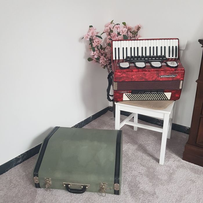 Acordeon Weltmeister Stela 120 de basi