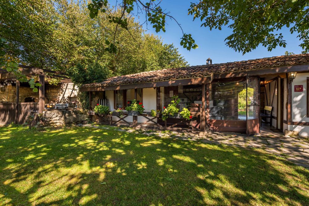 Продава се Къща в Варна, Гръцка махала - 185 кв.м за 1622 €/кв.м - Снимка #15