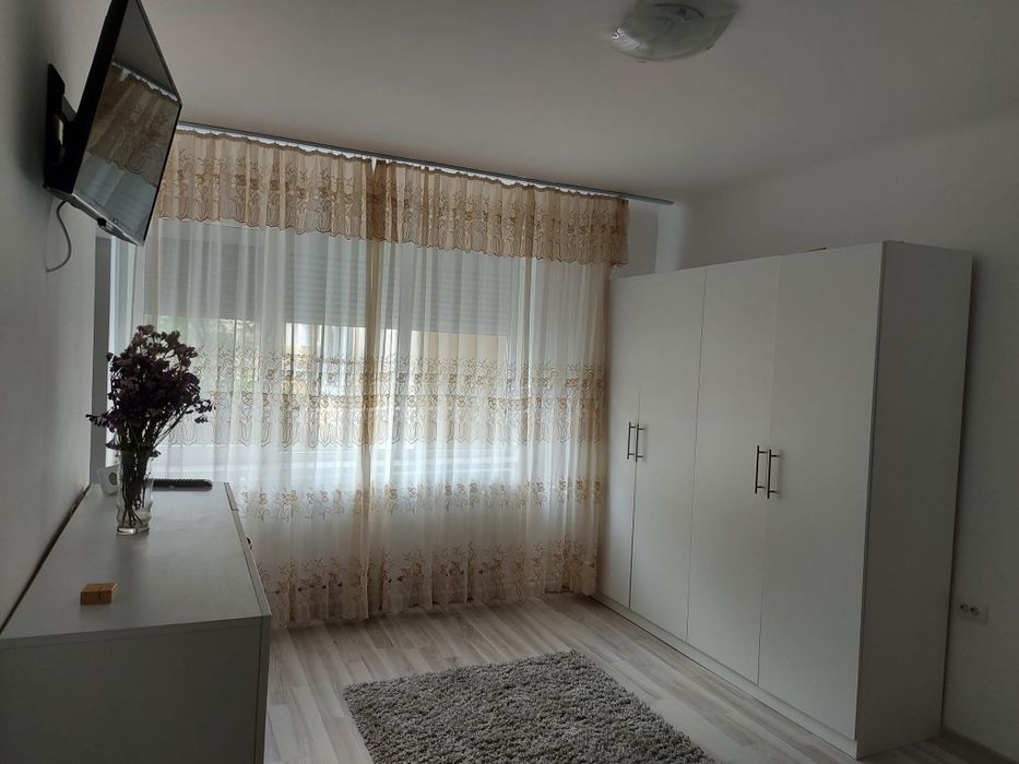 Închiriez garsoniera zona Traian