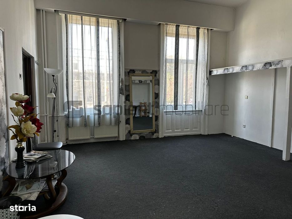 Apartament la casa cu 4 camere si acces auto, ultracentral