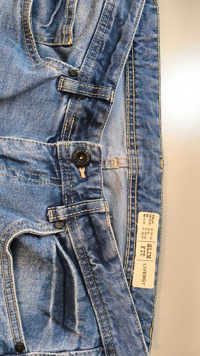 Дънки светли, тесни, размер 32, slim fit