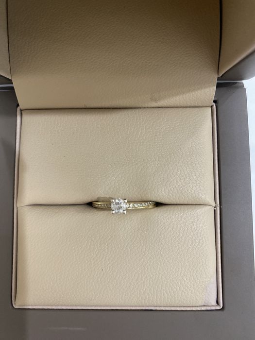 Кольцо золотое с бриллиантом