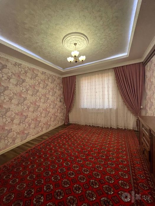 Сергели, Хонободда 3 қават, 6 сотих, 11 хонали уй сотилади.