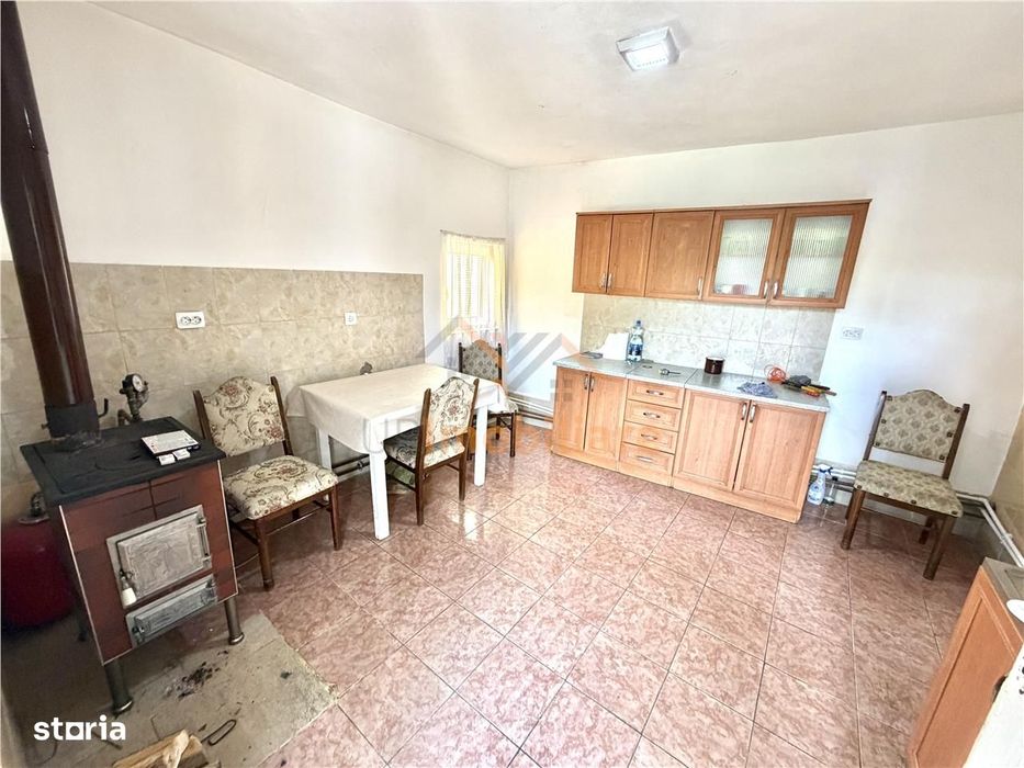 Casa De Vanzre | 4 Camere | 978 Mp Teren | Rosia | Bihor |