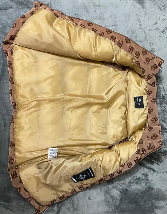 Vând vesta noua de bărbați