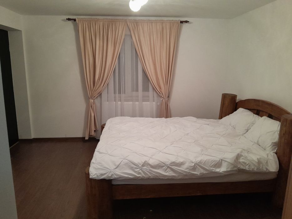 Casă de închiriat