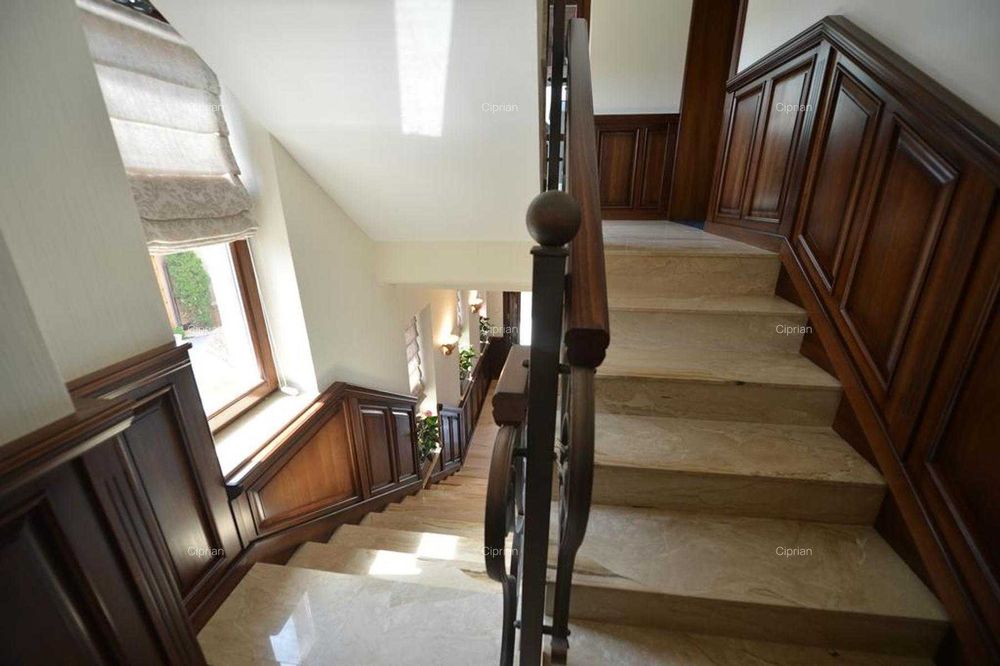 Vilă, zona centrală, pretabilă pentru locuință, birouri, clinică sau H