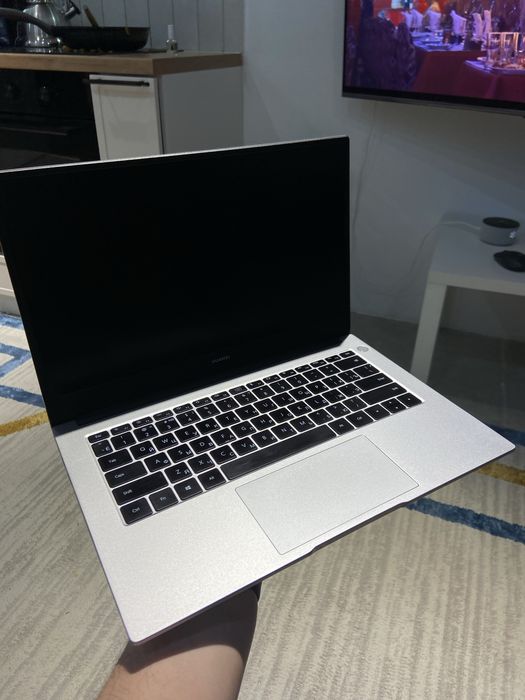 Мощный ноутбук Huawei