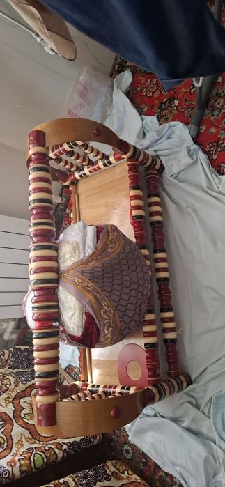 Beshik sotiladi srochno yengi