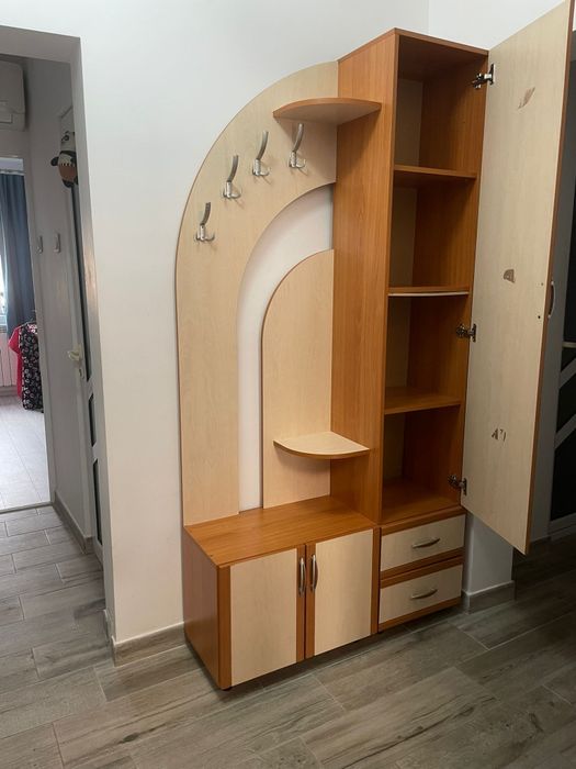 Vând dulap Thomas in stare buna.Pret ușor negociabil