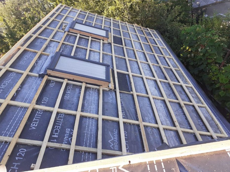 Executam acoperișuri si reparati de urgență