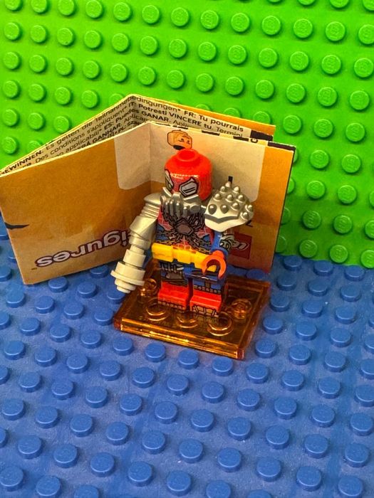 Продам минифигурки Lego лего