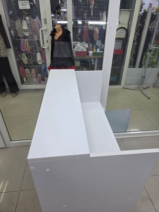 Стойка ресепшен