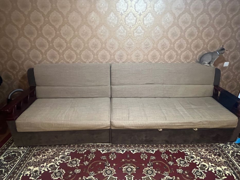 Диван с креслом продается