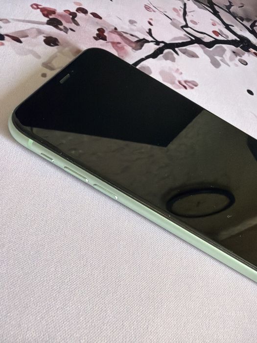 IPhone 11 / 128 gb