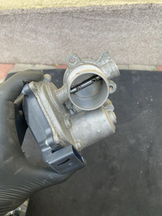 Clapeta egr audi a4 b9  2.0 tdi 2017 cod 04l131501B/v400