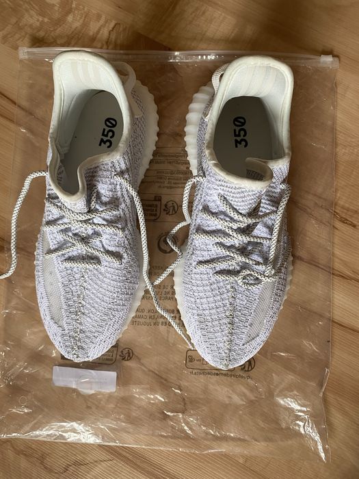 Adidas YEEZY 350.