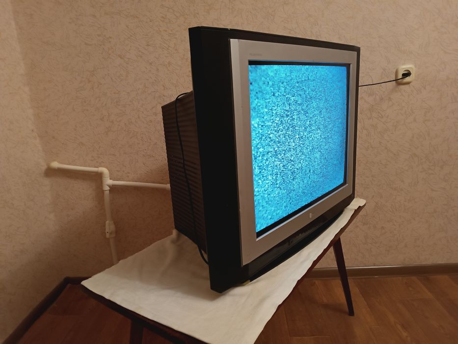 Продаётся кинескопный телевизор LG