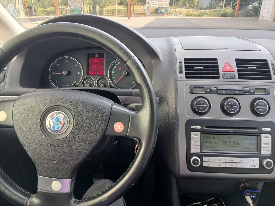 Se vinde wv turan 2.0 TDI