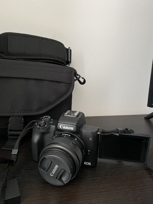 Canon EOS M50 MARK II-stare impecabilǎ, ca nou, foarte putin utilizat