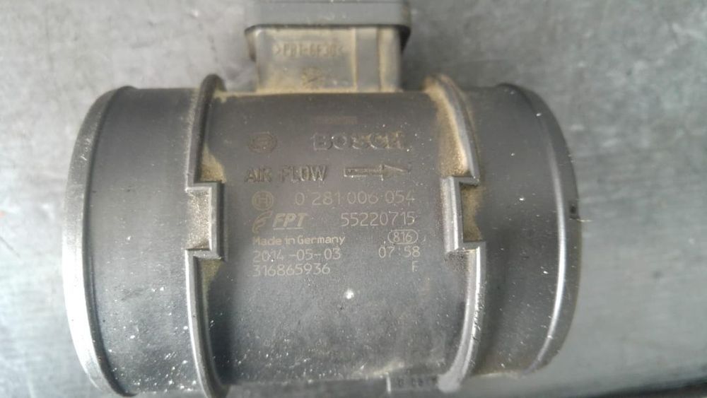 Debitmetru 1.3 d multijet 199b4000 fiat 500l 0281006054